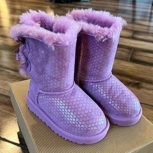 NWT UGG Toddler TBailey Bow Splash Boot